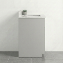 Livia 24" Bathroom Vanity – Solid Wood, Single Sink, Freestanding