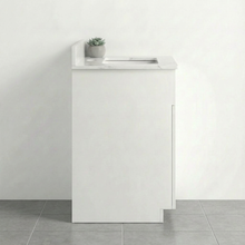 Livia 24" Bathroom Vanity – Solid Wood, Single Sink, Freestanding