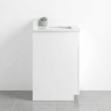 Livia 24" Bathroom Vanity – Solid Wood, Single Sink, Freestanding